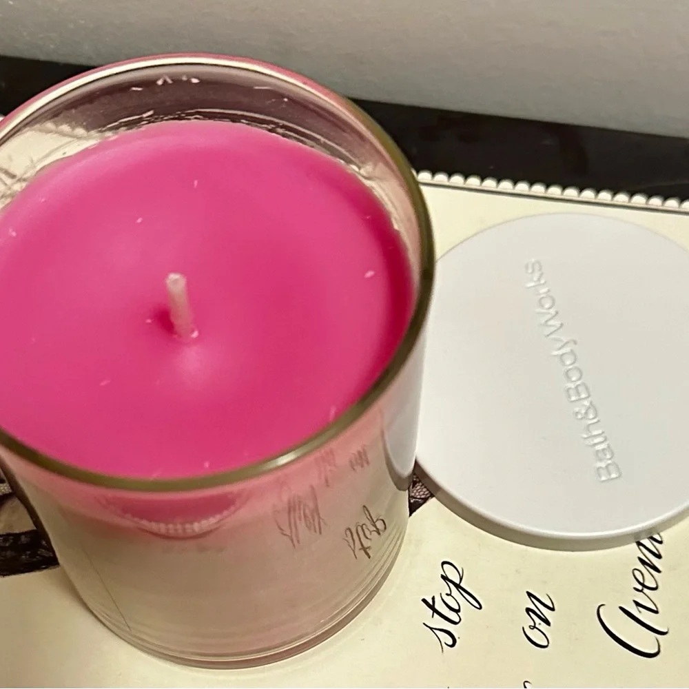 Bath & Body Works Peeps Peepin' It Real Scented Single Wick Candle - Easter 🐣 - Picture 3 of 3